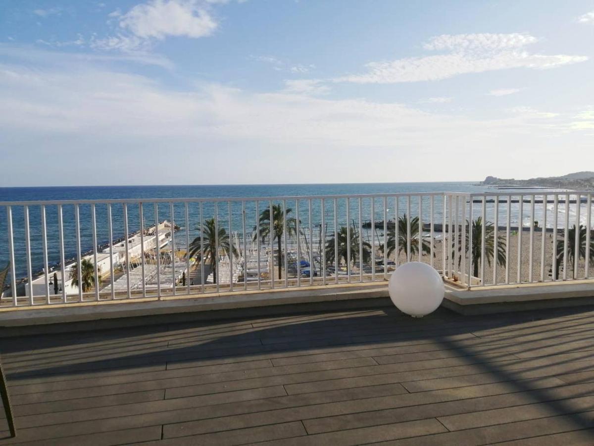 Atico Con Fantasticas Vistas Al Mar Y La Iglesia Apartment ซีเจส ภายนอก รูปภาพ